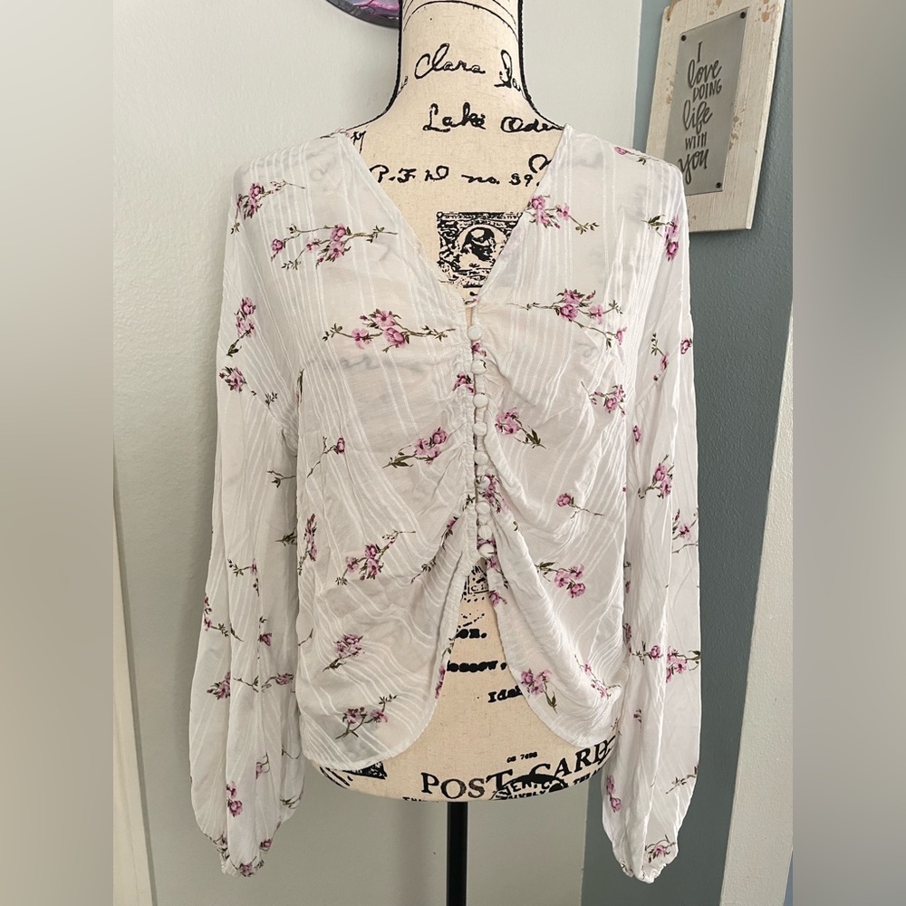 Skylar+Madison Blouse-Size Small NWT